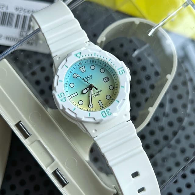 Casio LRW-200H-2E2V